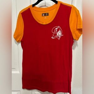 4/$25 NFL brand Buccaneers women’s t-shirt size small in red & creamsicle